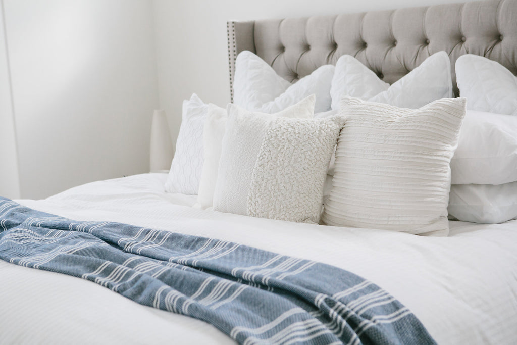 Comfort Meets Beauty: Finding the Allure of Square Bed Pillows